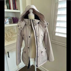 Jessica Simpson light gray snow jacket, removable hood size Small
